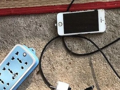 Nữ sinh lớp 11 tử vong khi cắm sạc điện thoại