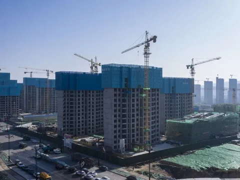 Trung Quốc bất ngờ 'giải cứu' nhà phát triển lớn nhất nhì cả nước: Cả ngành bất động sản sắp thoát khỏi giai đoạn khó khăn?