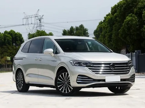 VW Viloran tại Việt Nam lộ nhiều trang bị trước ra mắt: Bản base nhiều công nghệ xịn, dễ hiểu vì sao đắt hơn Carnival