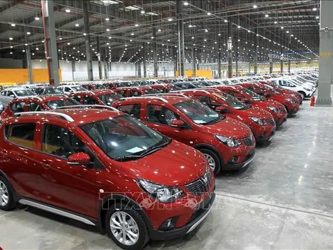 Doanh nghiệp mạnh tay giảm giá, thị trường ô tô Việt Nam vẫn chững lại