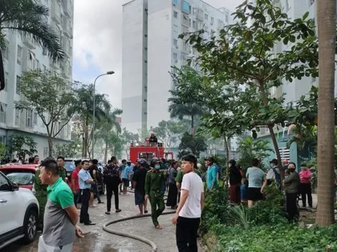 Cháy chung cư 12 tầng ở Đà Nẵng hàng trăm người dân hoảng loạn