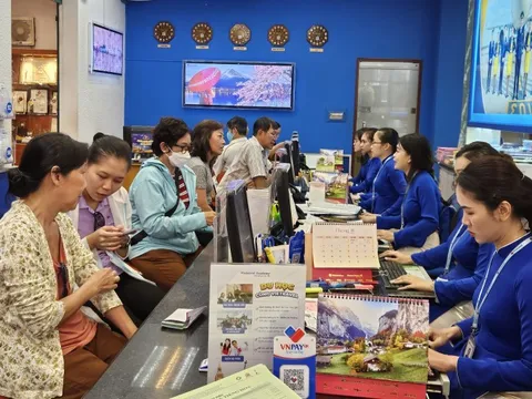 Du lịch tung tour Tết sớm, tăng khuyến mại để kích cầu