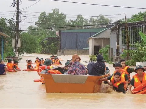5 người chết do mưa lũ, miền Trung tiếp tục mưa rất to, ngập lụt diện rộng