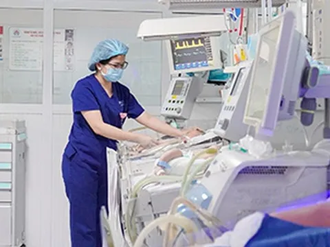 Cảnh báo: Mổ lấy thai khi chưa có cơn chuyển dạ, 2 trẻ nguy kịch sau sinh