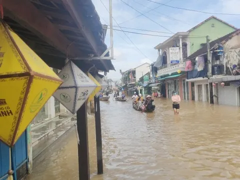Vì sao mưa lớn từ Quảng Trị đến Quảng Ngãi, có nơi trên 1.000 mm?