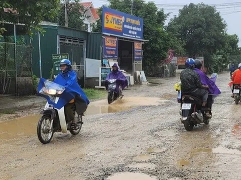 Đường nát bươm, nhà nứt toác sau thi công cao tốc Bắc - Nam