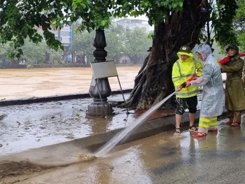Miền Trung: 6 người thiệt mạng vì mưa lũ