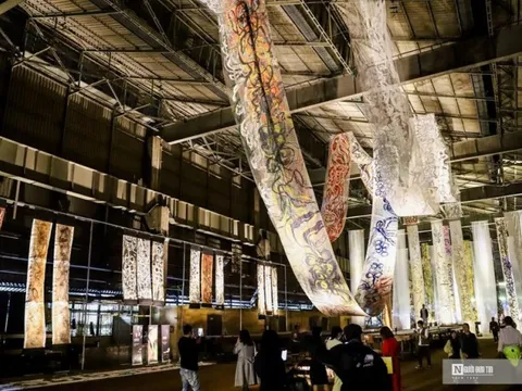 Ngắm nhìn không gian nghệ thuật trong nhà máy xe lửa Gia Lâm