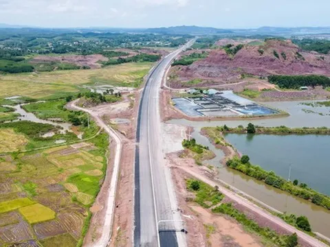 Bàn cách 'thúc' tăng trưởng kinh tế năm 2024