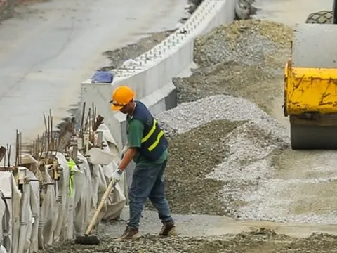 Hai cầu vượt thép 342 tỷ đồng ở Hà Nội thế nào sau hơn 9 tháng thi công?