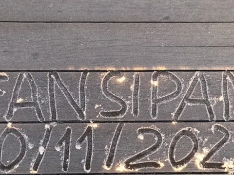 Nhiệt độ xuống dưới 0 độ C, đỉnh Fansipan xuất hiện băng tuyết