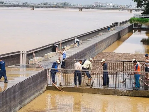 "Hồi sinh" cây cầu bạc tỷ xứ Huế sau cơn lũ lịch sử