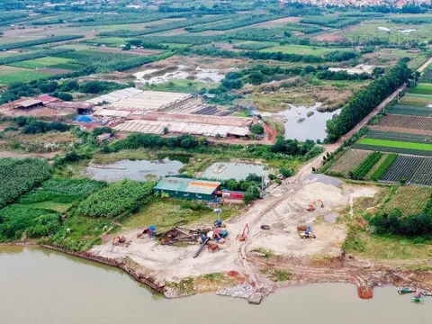 Hàng ngàn ha đất công biến thành bãi tập kết cát sỏi, nhà máy gạch