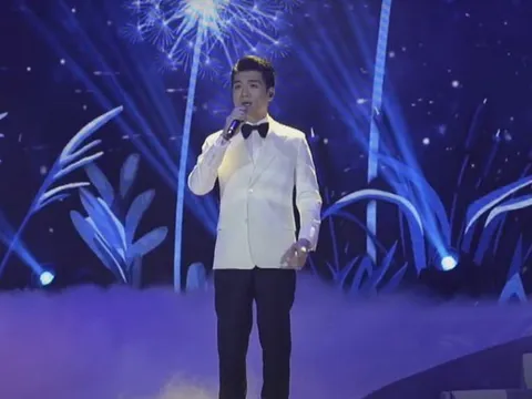 [Clip] Phó Chủ tịch SHB Đỗ Quang Vinh hát siêu hay, chiếm spotlight trong lễ kỷ niệm 30 năm thành lập ngân hàng