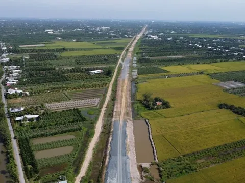 Dự án cao tốc Cần Thơ - Cà Mau gặp khó về nguồn vật liệu cát