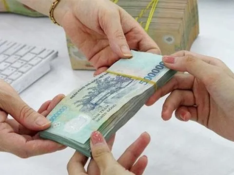 Vay ngân hàng 200 triệu phải trả bao nhiêu lãi mỗi tháng?