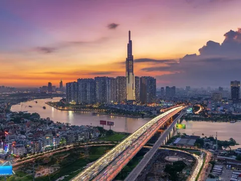 Năm 2024: Láng giềng dự tăng 3,2%, Việt Nam quyết tâm gần gấp đôi con số này
