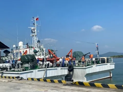 Hành trình cứu 14 ngư dân Bình Định gặp nạn trên biển