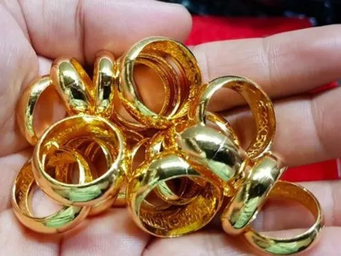 Người giữ vàng nhẫn lãi gấp đôi SJC
