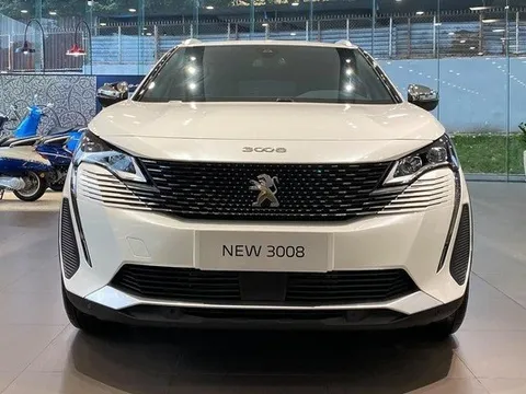 Peugeot 3008 giảm giá gần 140 triệu tại đại lý: Bản rẻ nhất còn hơn 800 triệu, dễ cạnh tranh CX-5, Forester