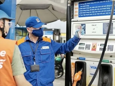 Giá xăng dầu cùng giảm