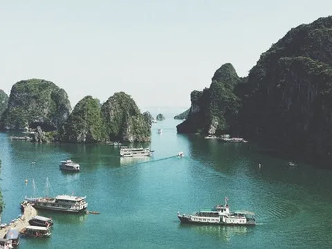 Điều gì diễn ra nếu hạn chế khách du lịch đến vịnh Hạ Long?