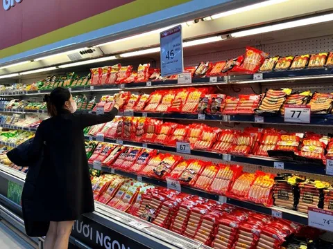 ‘Sóng’ tiêu dùng cuối năm có khiến cổ phiếu ngành bán lẻ ‘dậy sóng’?