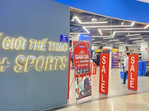 Trung tâm thương mại vắng vẻ dù giảm giá sớm đến 80% dịp Black Friday