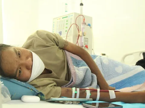 Chàng shipper suy thận mạn giai đoạn cuối ở tuổi 27, hối hận vì có 1 sai lầm nhiều người trẻ mắc