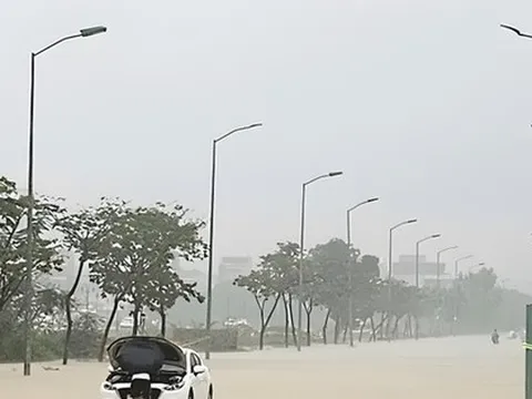 Miền Trung bước vào đỉnh điểm mưa lớn, miền Bắc rét khô