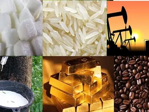 Thị trường ngày 25/11: Giá dầu giảm, gạo tăng, vàng tăng vượt 2.000 USD, quặng sắt và cao su phục hồi