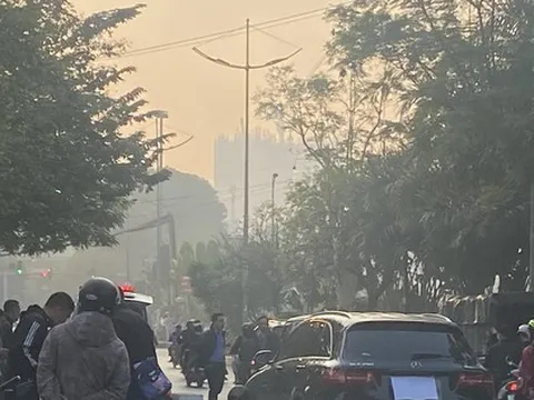 Hà Nội: Người đi bộ tử vong sau va chạm với ô tô Mercedes