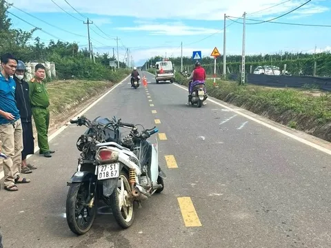 2 xe máy tông trực diện, 3 thiếu niên tử vong