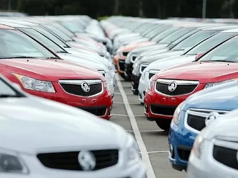 Ô tô ngoại về Việt Nam đón Tết bất ngờ tăng mạnh