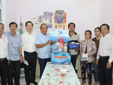 Cùng ngư dân thắp sáng đèn trên biển ở tỉnh Bình Thuận