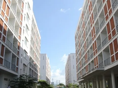 Sốt ruột nhìn 7 tòa ký túc xá nằm phơi nắng mưa tại Đà Nẵng