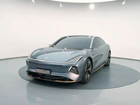 Khi đại gia điện tử làm ô tô: Sedan ví như 'chuyên cơ mặt đất', cửa kiểu Rolls-Royce, giá quy đổi chỉ từ 745 triệu