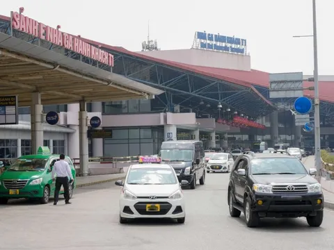 Sắp thu phí không dừng ôtô ra vào 5 sân bay lớn
