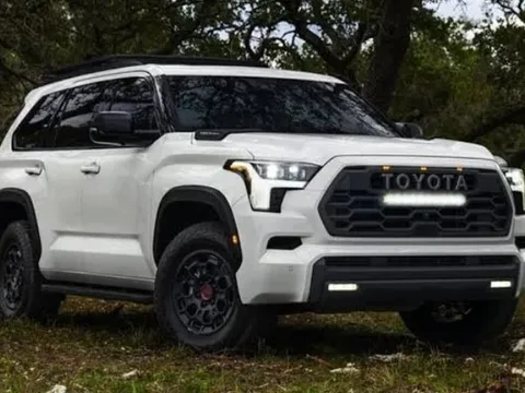 Lộ diện biến thể mới của Toyota Fortuner