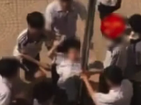 Sở GD-ĐT Hà Nội lên tiếng vụ nam sinh lớp 8 bị thúc vùng kín vào cột