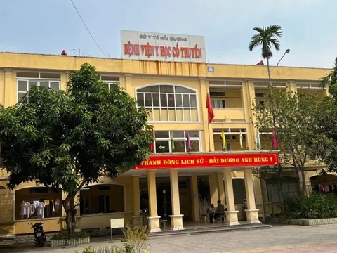 Giám đốc bệnh viện bị "tố" tham ô, lợi dụng chức vụ quyền hạn chiếm đoạt tài sản