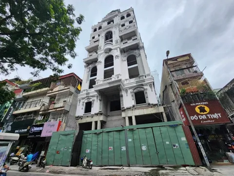 “Lâu đài” của “đại gia” xây sai phép: Ai cấp phép xây dựng, giấy phép cho xây thế nào?