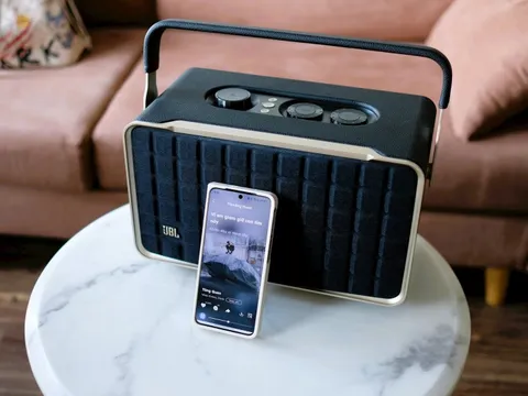 Mẫu loa đầu tiên của JBL với phong cách cổ điển, đi kèm loạt công nghệ xịn sò