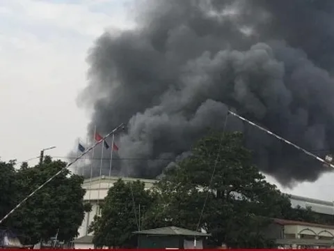 Cháy xưởng sản xuất thuốc thú y ở Hà Nội, 4 người may mắn thoát nạn