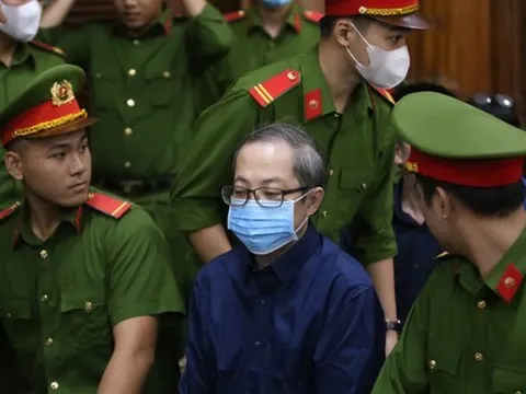 Cựu giám đốc Bệnh viện TP Thủ Đức được gặp mẹ 15 phút