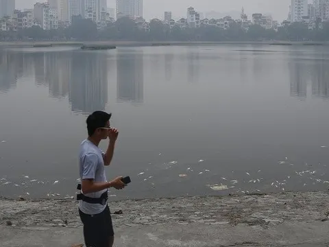 Người dân Thủ đô khó thở, nhức mắt khi ra đường trong ngày không khí ô nhiễm tệ thứ 3 thế giới