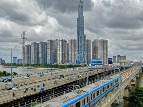 Thành phố lớn nhất Việt Nam mất 2 thập kỉ chỉ để làm gần 20km metro nhưng vẫn chưa thể vận hành
