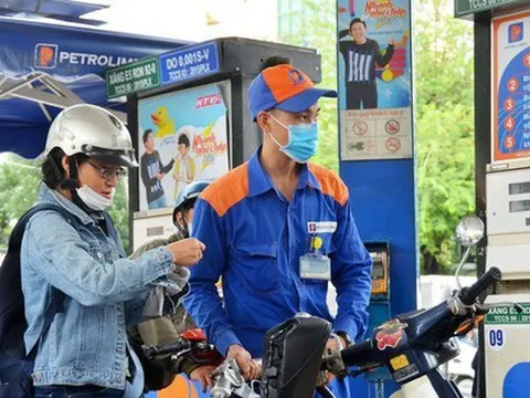 Thủ tướng yêu cầu kiểm tra việc xuất hoá đơn từng lần bán xăng dầu