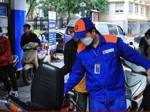 Cửa hàng bán lẻ xăng dầu phải xuất hóa đơn điện tử mỗi lần bán trong tháng 12