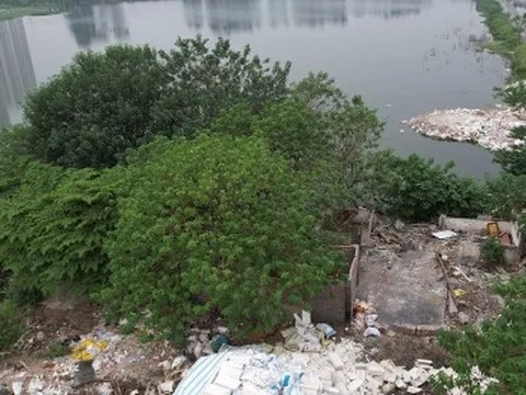 Ngõ 587 Tam Trinh, Hoàng Mai, Hà Nội: Đổ trộm phế thải san lấp cả ao, hồ